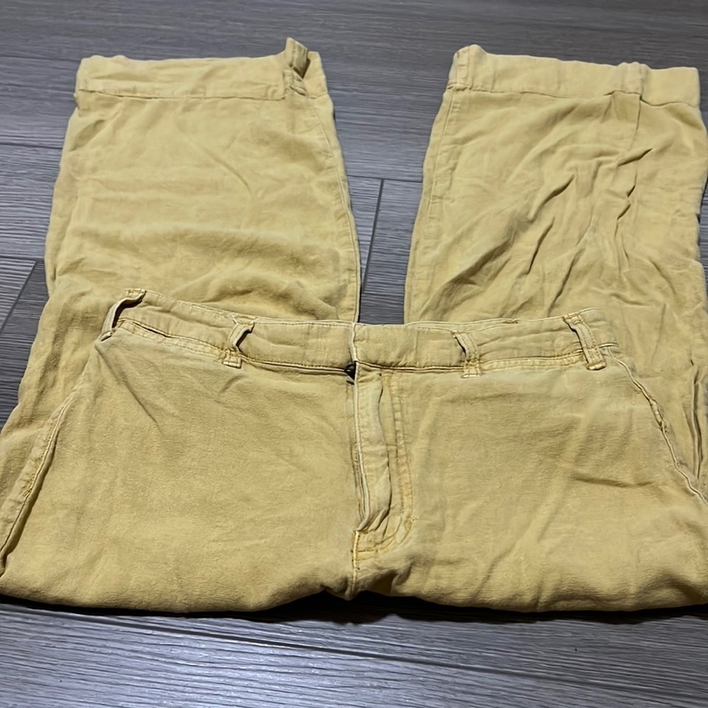 Abercrombie and Fitch cropped pants - Picture 1 of 5